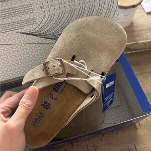 Birkenstock Women's Suede Slippers - Tan